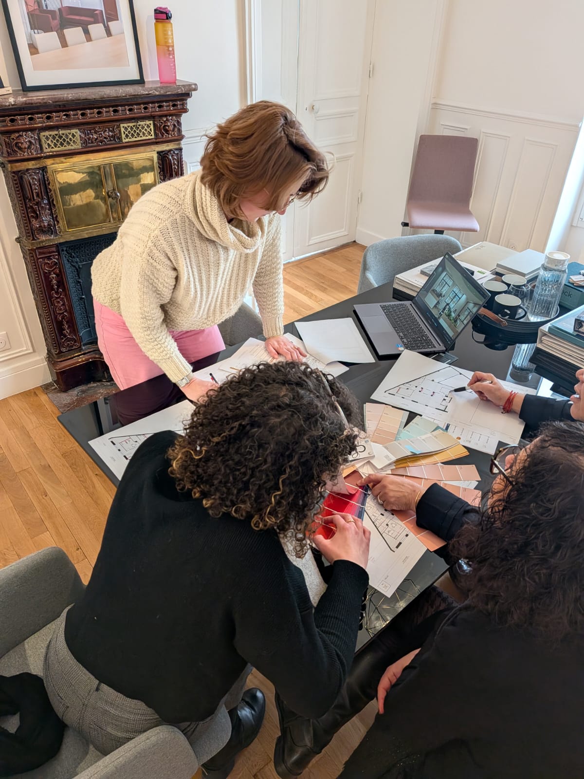 réunion de contractant général à paris pour le choix du mobilier et des matériaux